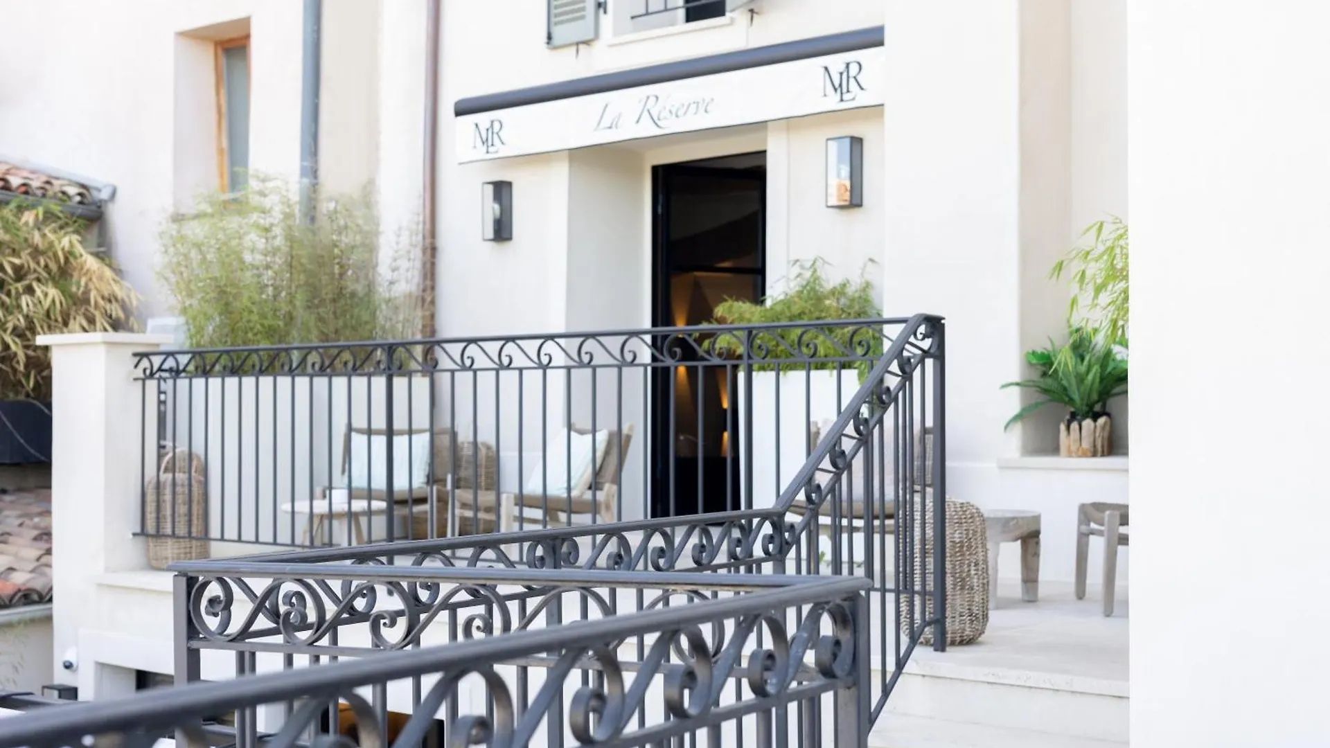 Mougins Luxury Retreats Aparthotel